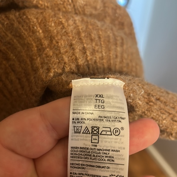 NWT Old Navy Cable Knit Sweater - Picture 7 of 10